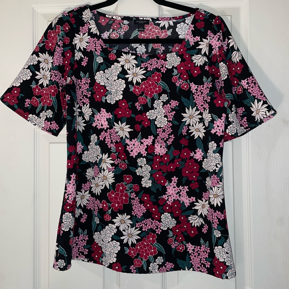 Ann Taylor blouse with boxed top collar